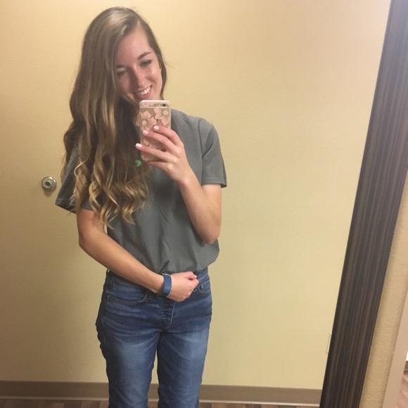 Meet your Posher, Addison - Picture 3 of 3